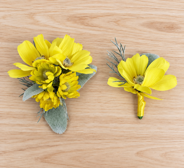 
                  
                    Cosmos Flower Corsage
                  
                